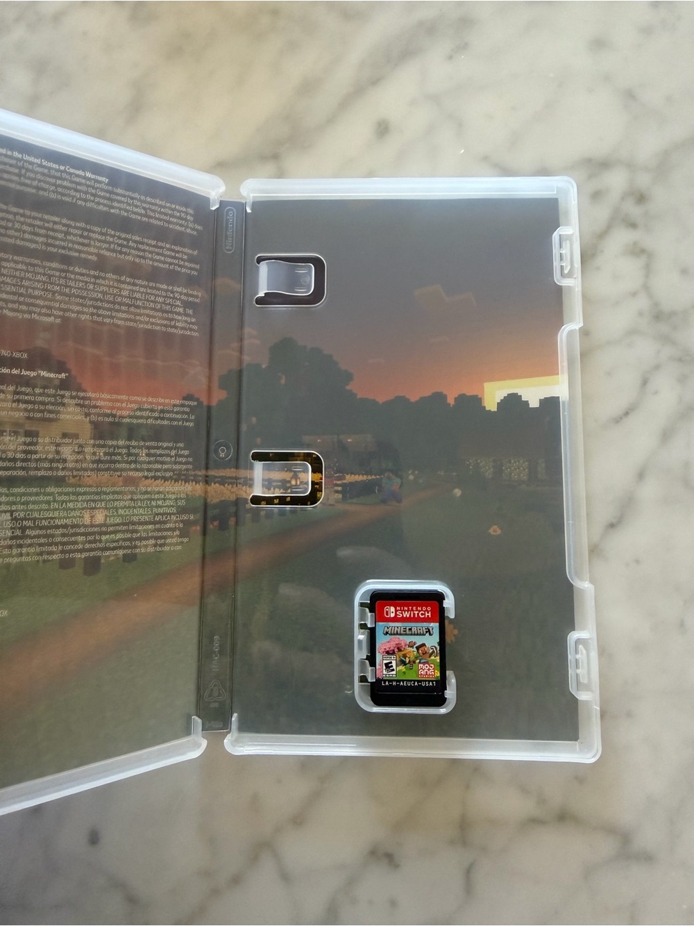 Nintendo Switch Minecraft - Picture 2 of 2